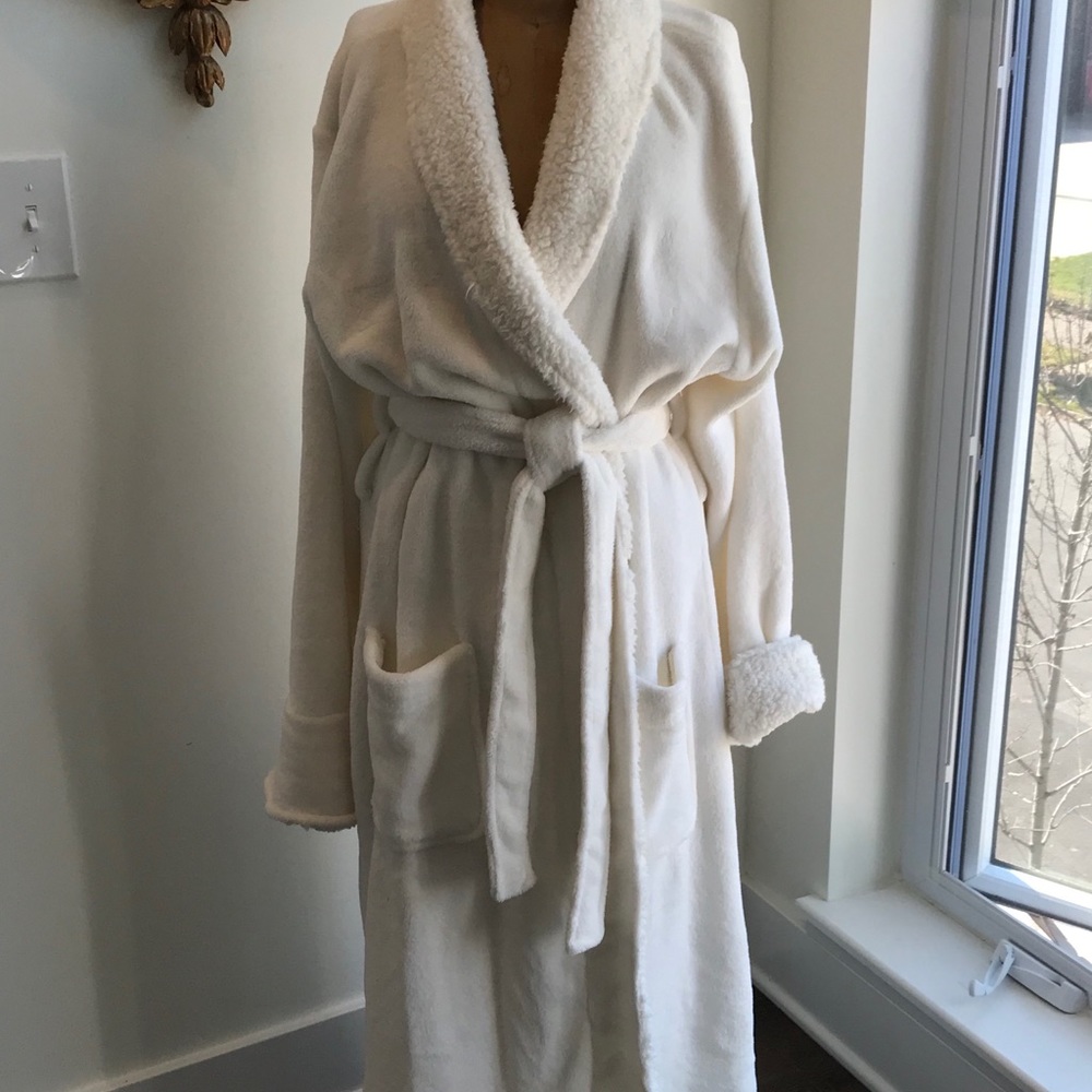 Pottery Barn Robe - Picture 2 of 8